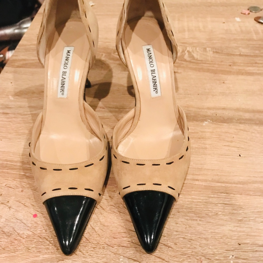 Manolo blahnik d’orsay Suede Pumps